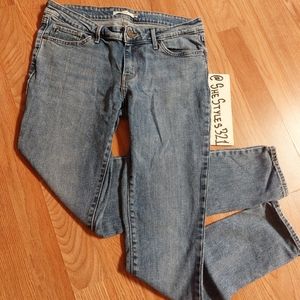 Levi 711 Skinny Jeans